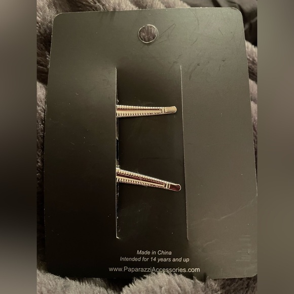 Paparazzi Heart Hair Clips - Picture 2 of 2